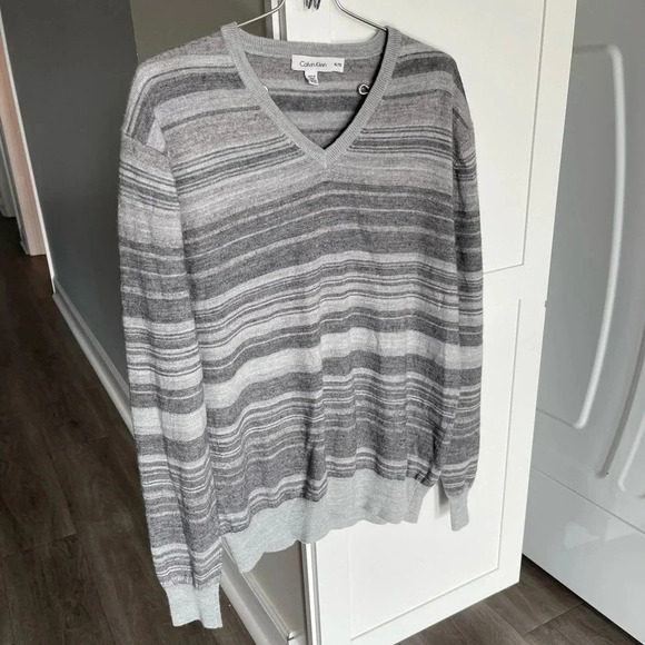 Calvin Klein Gray Striped Long Sleeve V Neck Merino Wool Blend Sweater womens XL - Picture 11 of 11